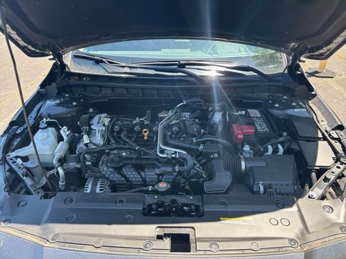Used 2025 Nissan Altima 2.5 SV FWD image 32