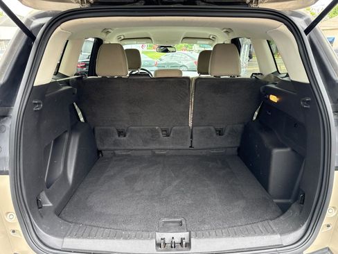 Used 2018 Ford Escape SE w/ Ford Safe & Smart Package FWD image 11