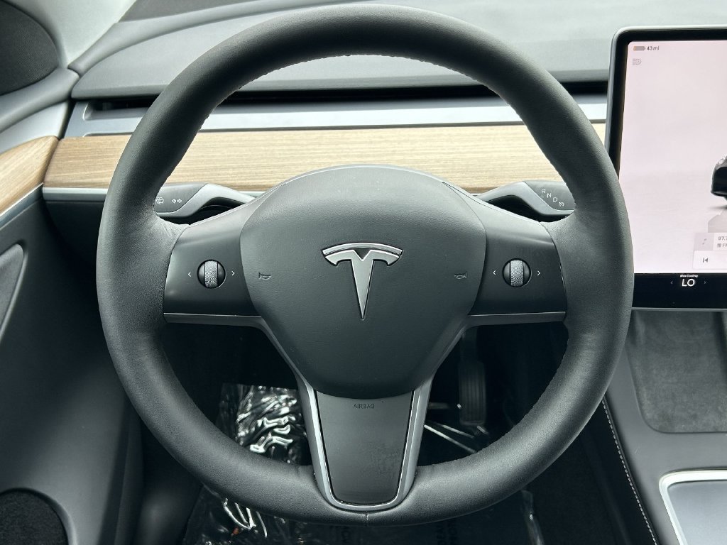 Used 2023 Tesla Model Y 2WD image 16