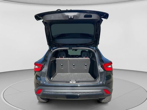 Used 2024 Chevrolet Trax RS w/ Sunroof Package FWD image 15