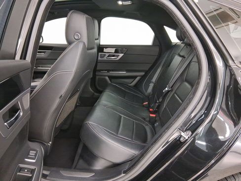 Used 2017 Jaguar XF R-Sport image 13