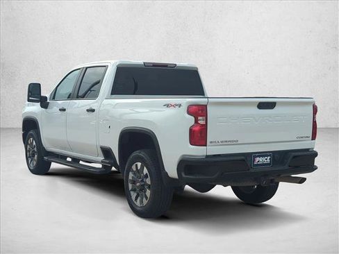 Used 2022 Chevrolet Silverado 2500 Custom w/ Custom Value Package image 7