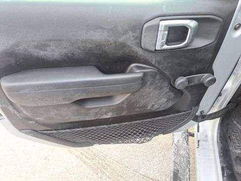 Used 2024 Jeep Wrangler Sport image 18