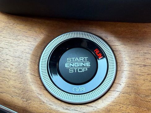 Certified 2022 Jeep Grand Cherokee Summit image 30