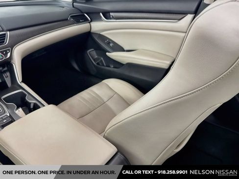 Used 2021 Honda Accord Touring image 24