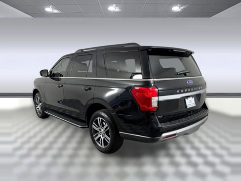 Used 2022 Ford Expedition XLT image 3
