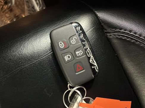 Used 2016 Jaguar F-TYPE R AWD/4WD image 20