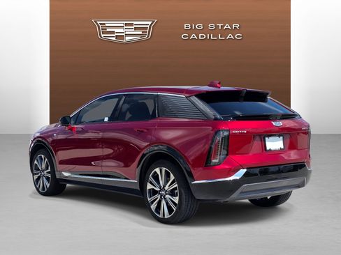 Used 2026 Cadillac Optiq Luxury 2 w/ LPO, Floor Liner Package AWD/4WD image 3