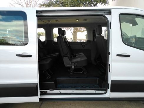 Used 2025 Ford Transit 350 XLT image 5