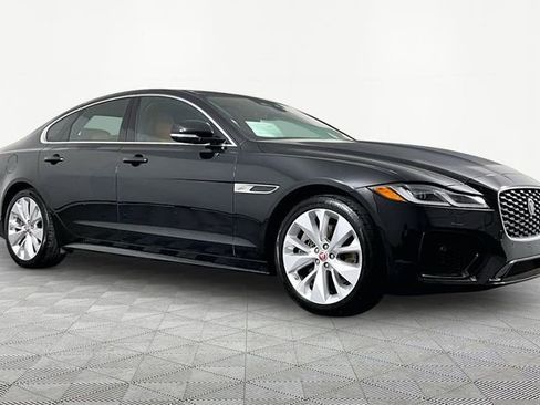 Used 2022 Jaguar XF R-Dynamic SE AWD/4WD image 3