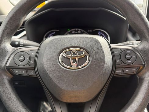 Certified 2025 Toyota RAV4 XLE image 27