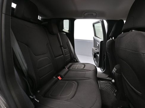 Used 2021 Jeep Renegade Latitude w/ Convenience Group AWD/4WD image 33