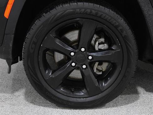 Used 2023 Jeep Grand Cherokee L Laredo image 23