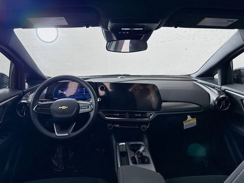 New 2026 Chevrolet Equinox EV LT image 23