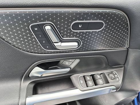 Used 2024 Mercedes-Benz GLB 250 4MATIC image 13