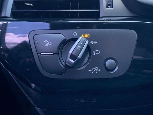 Used 2018 Audi A4 2.0T Premium Plus w/ Premium Plus Package image 17