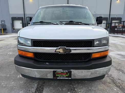 Used 2017 Chevrolet Express 3500 image 14