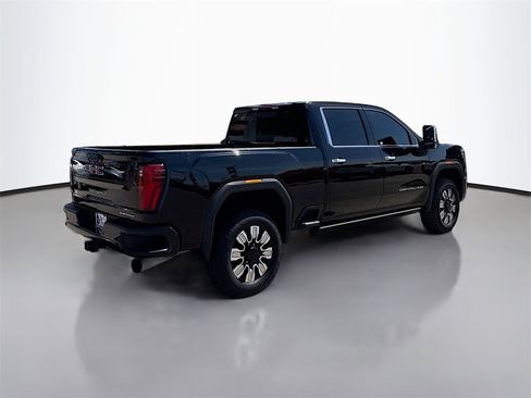 Used 2024 GMC Sierra 2500 Denali w/ Denali Reserve Package image 7