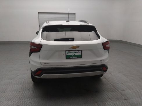 Used 2024 Chevrolet Trax LT w/ Driver Confidence Package FWD image 6