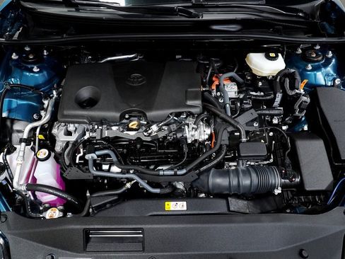 Certified 2025 Toyota Camry Hybrid image 9