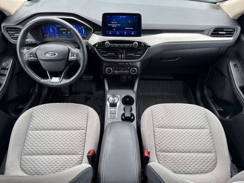 Certified 2020 Ford Escape SE Sport image 3