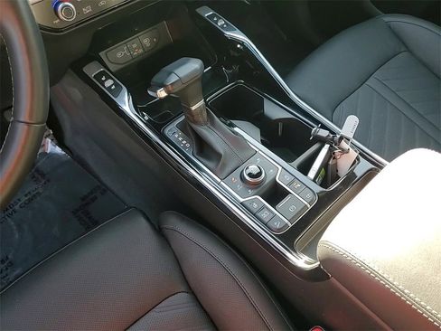 Used 2024 Kia Sorento SX Prestige image 18