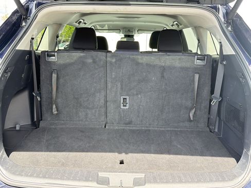 Used 2025 Toyota Highlander LE image 30