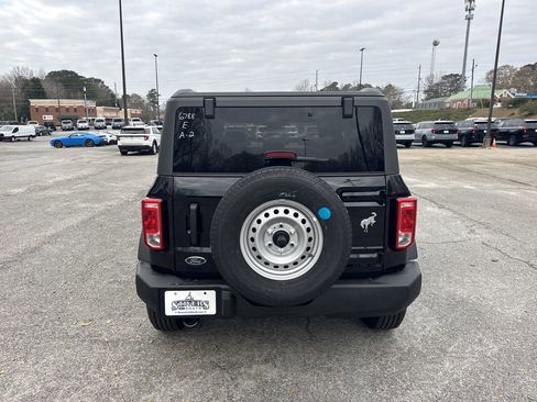 New 2025 Ford Bronco 4-Door image 6