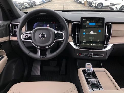 New 2026 Volvo XC90 B6 Plus w/ Protection Package Premier image 17