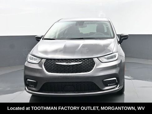 Used 2023 Chrysler Pacifica Touring-L FWD image 25
