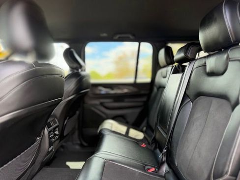 Used 2023 Jeep Grand Cherokee Altitude AWD/4WD image 22
