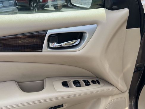 Used 2015 Nissan Pathfinder Platinum AWD/4WD image 32