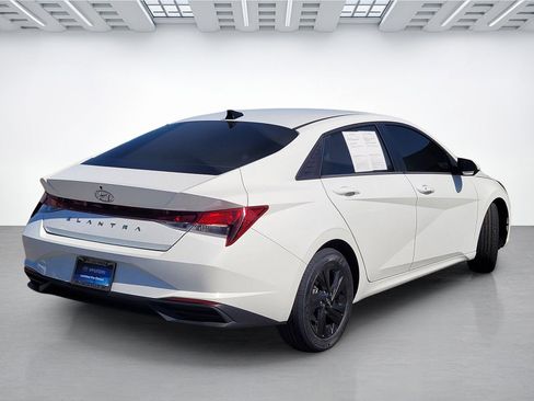 Certified 2023 Hyundai Elantra SEL FWD image 11