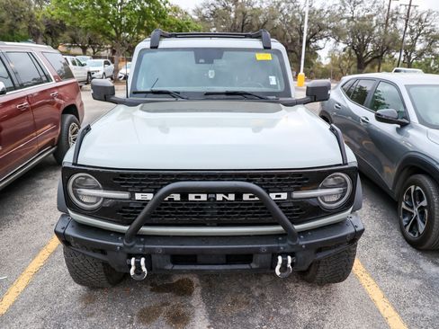 Used 2023 Ford Bronco Wildtrak image 5