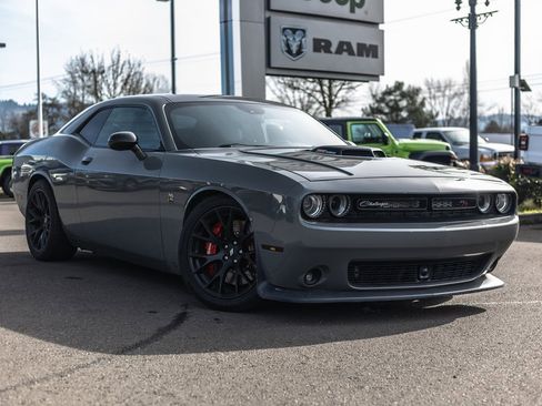 Used 2018 Dodge Challenger R/T Scat Pack image 1
