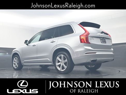 Used 2021 Volvo XC90 T5 Momentum w/ Climate Package image 17
