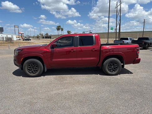 Used 2024 Nissan Frontier SV RWD image 4