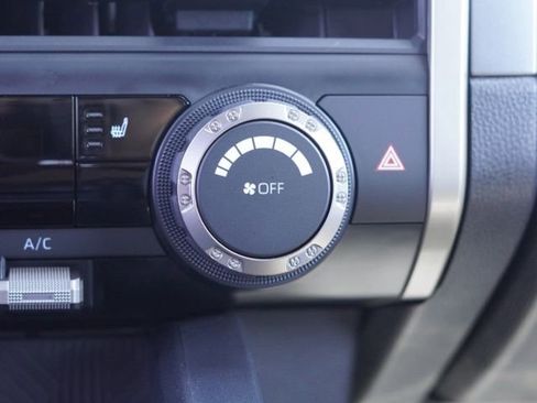 Certified 2025 Toyota Tacoma TRD Off-Road AWD/4WD image 30