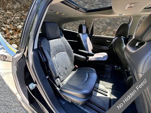 Used 2017 Chevrolet Traverse Premier w/ LPO, 'HIT The Road' Package AWD/4WD image 25