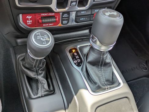 New 2026 Jeep Wrangler Unlimited Rubicon AWD/4WD image 19