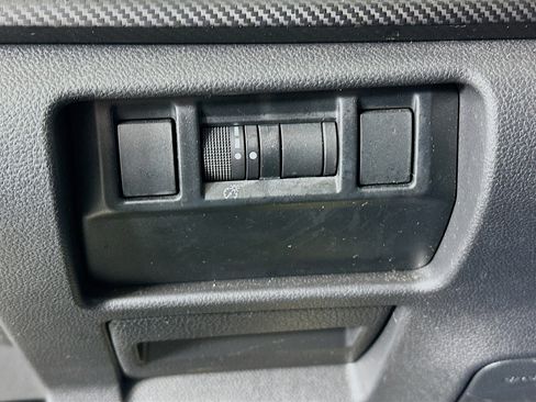 Used 2025 Subaru Crosstrek 2.0i Premium image 15