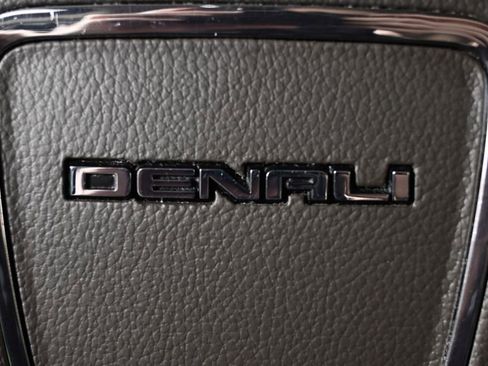 Used 2020 GMC Yukon Denali w/ Denali Ultimate Package AWD/4WD image 40