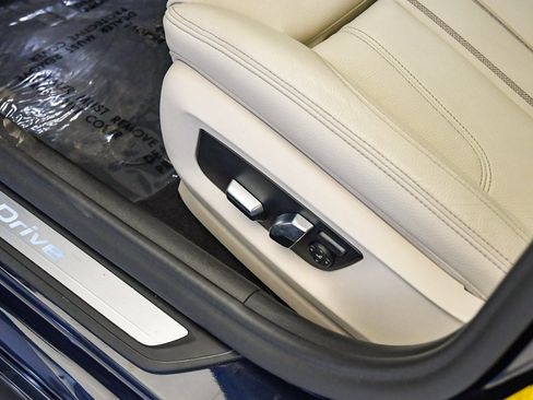 Used 2019 BMW 530e image 23