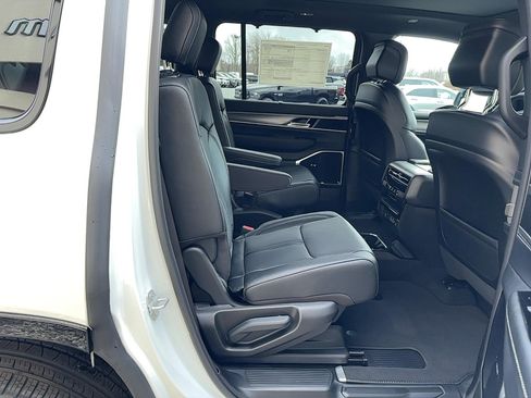 New 2026 Jeep Grand Wagoneer Limited AWD/4WD image 7