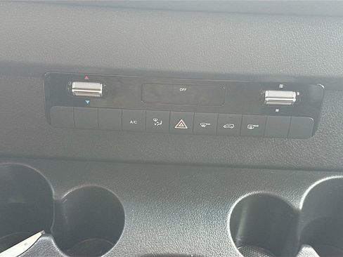 Used 2019 Freightliner Sprinter 144 RWD image 18