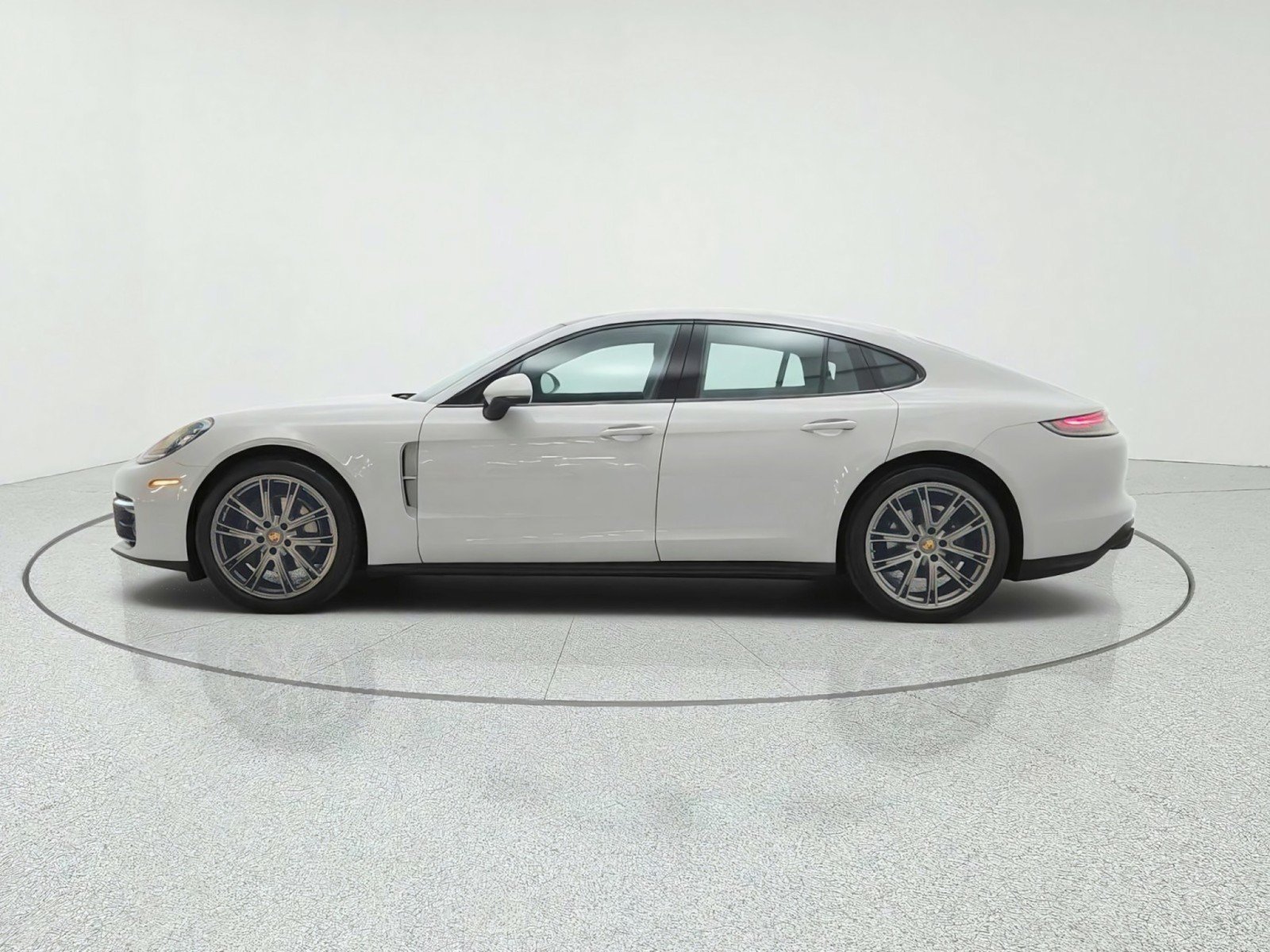 Used 2023 Porsche Panamera Platinum Edition RWD image 8
