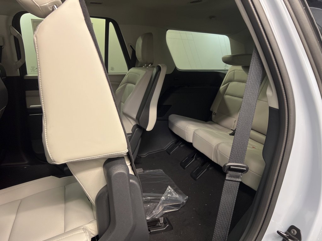 New 2026 Lincoln Navigator Premiere AWD/4WD image 27