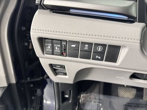 Used 2024 Honda Odyssey Touring image 16