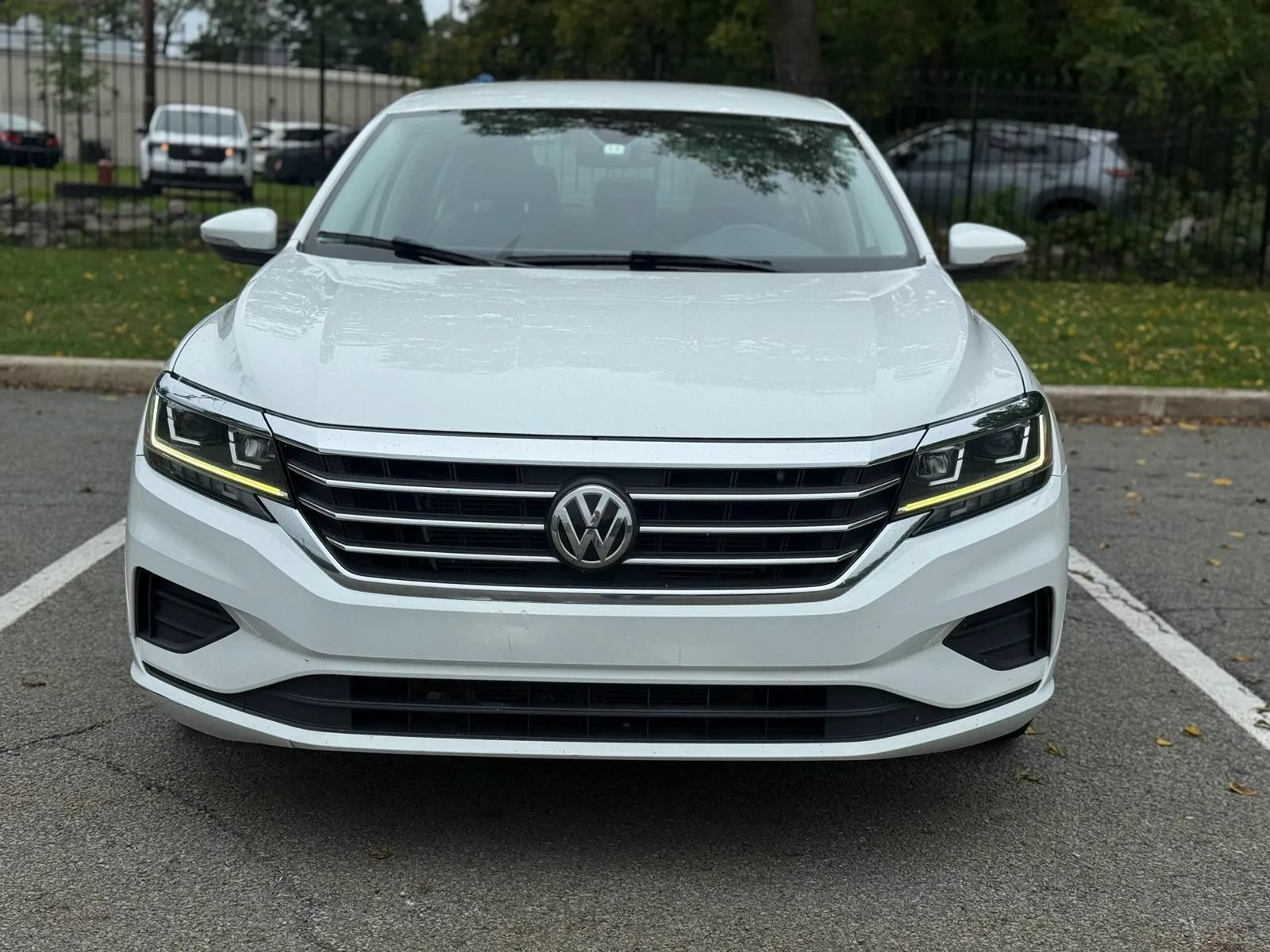 Used 2020 Volkswagen Passat 2.0T SE FWD image 2