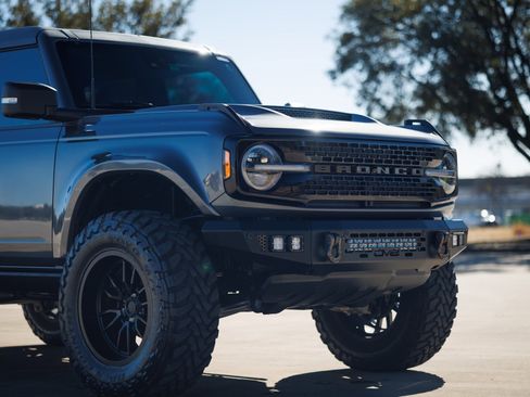 Used 2022 Ford Bronco Wildtrak image 11